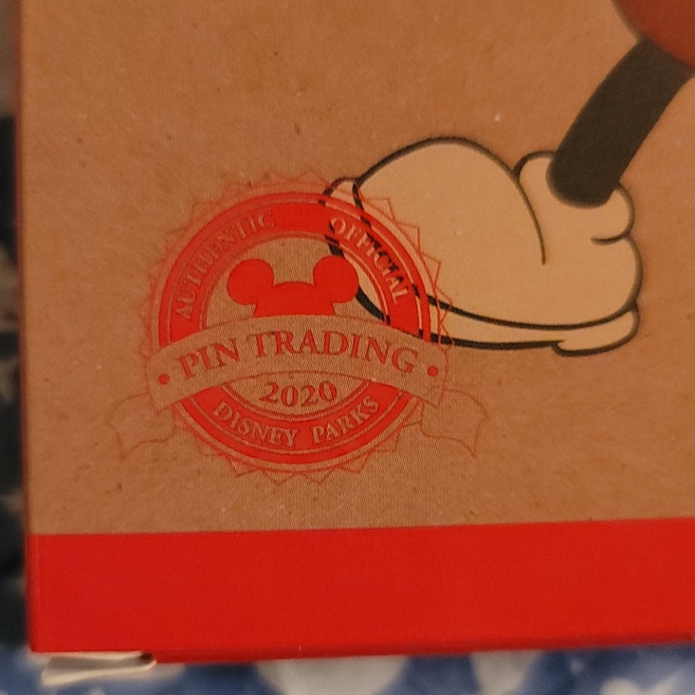 MICKEY MOUSE LIMITED EDITION PIN - Picture 4 of 4